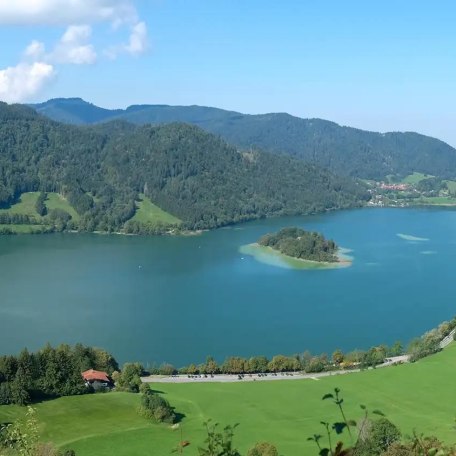 Blick von der Burg Hohenwaldeck auf den Schliersee, © Ferienwohnung Auszeit am See