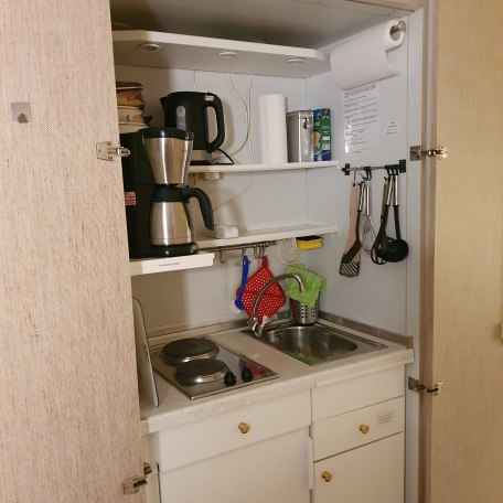 Miniküche mit allem was man braucht, © im-web.de/ Gäste-Information Schliersee in der vitalwelt schliersee