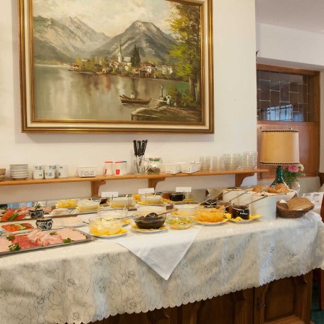 Hotel garni Haus Kiefer in Bad Wiessee am Tegernsee, &copy; GERLIND SCHIELE PHOTOGRAPHY TEGERNSEE