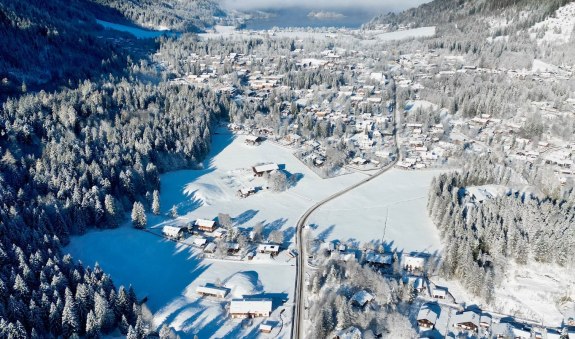 Von Neuhaus mit Blick auf den Schliersee, &copy; AlpenOase Schliersee