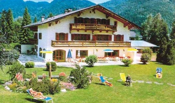 Garten mit Liegewiese, &copy; im-web.de/ Tourist-Information Rottach-Egern