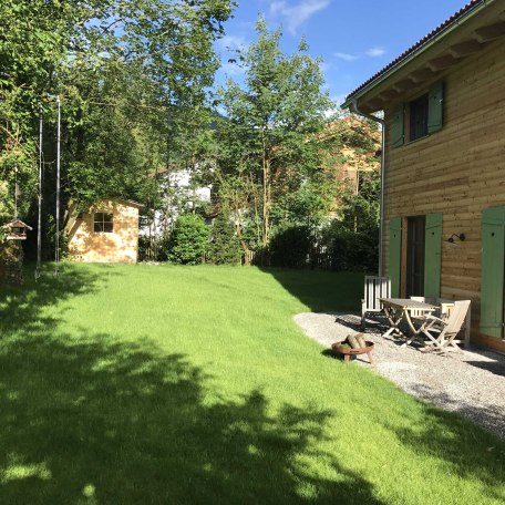 Garten mit Grillmöglichkeit und Schaukel, © im-web.de/ Gäste-Information Schliersee in der vitalwelt schliersee