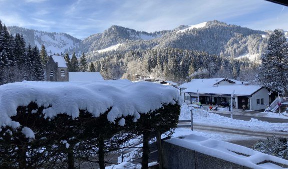 Blick von der Süd - West Terrasse in die Berge bzw. Skigebiet, © im-web.de/ Gäste-Information Schliersee in der vitalwelt schliersee