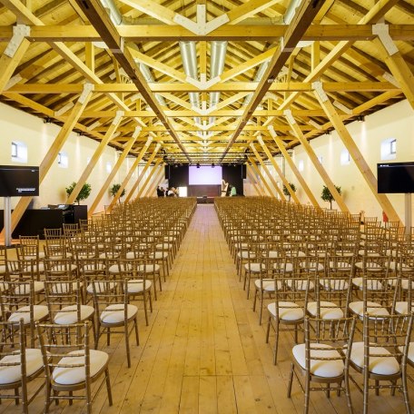 gutkaltenbrunn_tenne-reihenbestuhlung, © Gut Kaltenbrunn gutkaltenbrunn_tenne-reihenbestuhlung, © Gut Kaltenbrunn