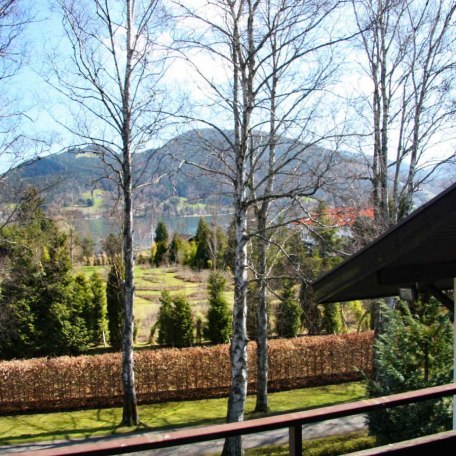 Ferienwohnung Tegernsee Perle**** in ruhiger Lage und nahe dem Tegernseeufer - Ausblick zum Tegernsee, © Ferienwohnung Tegernsee Perle