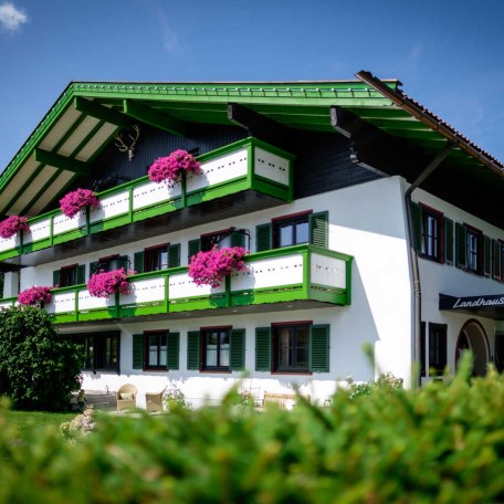 Frontansicht Landhaus am Stein, © im-web.de/ Tourist-Information Bad Wiessee
