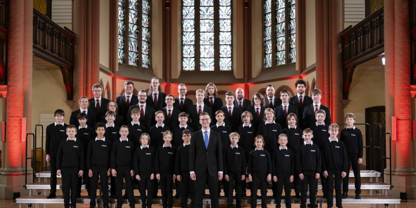 Wuppertaler-Kurrende-mit-ihrem-Leiter-Lukas-Baumann