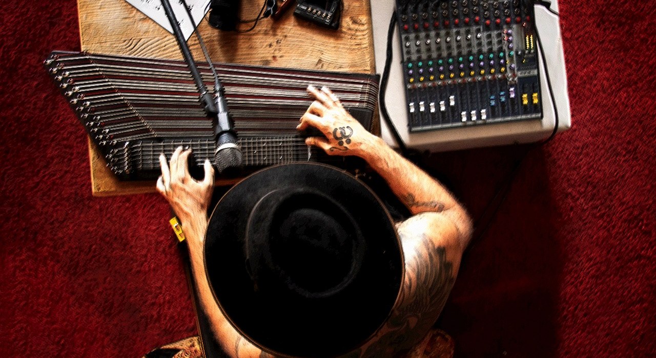 2020_manuel_zither_studio