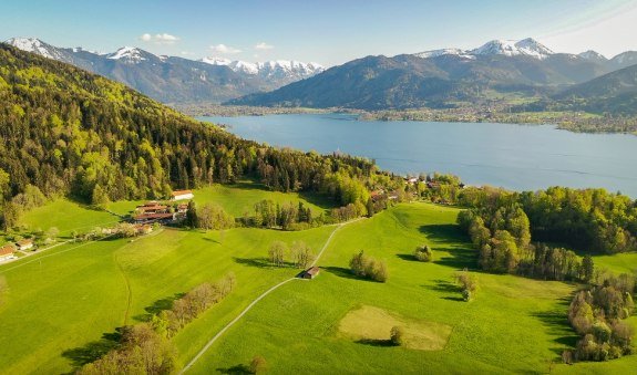 Tegernseer Höhenweg zwischen Gasse und Sankt Quixin, © Alpenregion Tegernsee Schliersee