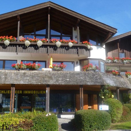 Ländliche Idylle am Schliersee Schöne, sonnige Ferienwohnungen mit breite Sonnenbalkone und herrlicher Aussicht auf den See und die Berge, © im-web.de/ Gäste-Information Schliersee in der vitalwelt schliersee