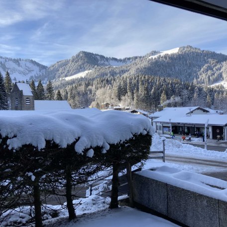 Blick von der Süd - West Terrasse in die Berge bzw. Skigebiet, © im-web.de/ Gäste-Information Schliersee in der vitalwelt schliersee