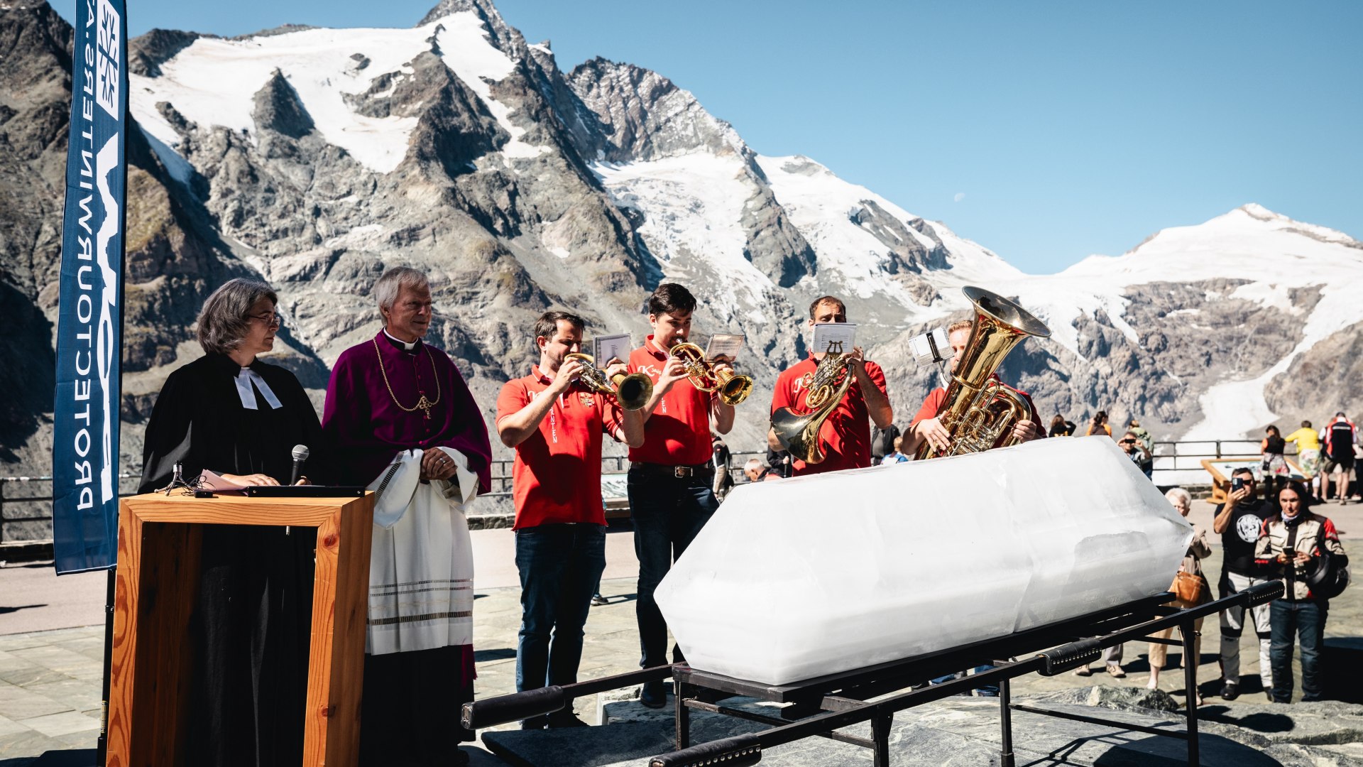 Requiem-in-Weiss_c_Luca-Jaenichen_Protectourwinters-Austria, &copy; Claudia Mach