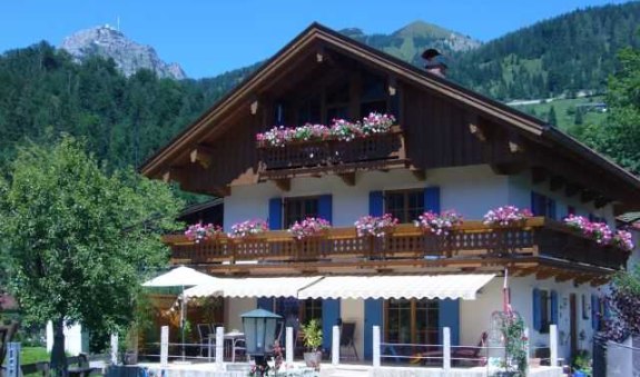 https://d1pgrp37iul3tg.cloudfront.net/objekt_pics/obj_full_27986_001.jpg, © im-web.de/ Tourist-Information Bayrischzell