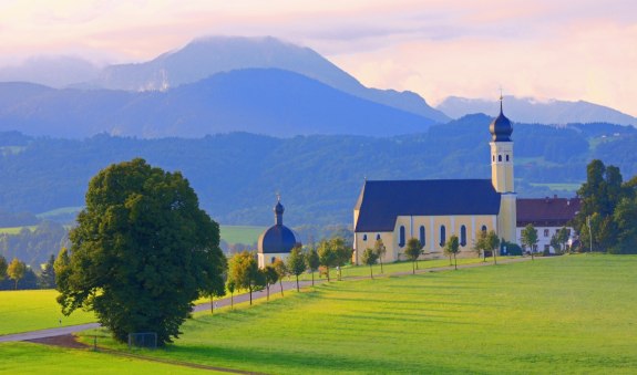 Kirche "St. Marinus und Anianus", © Alpenregion Tegernsee Schliersee