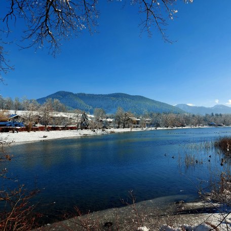 Spaziergang zum See, &copy; im-web.de/ Tourist-Information Gmund am Tegernsee