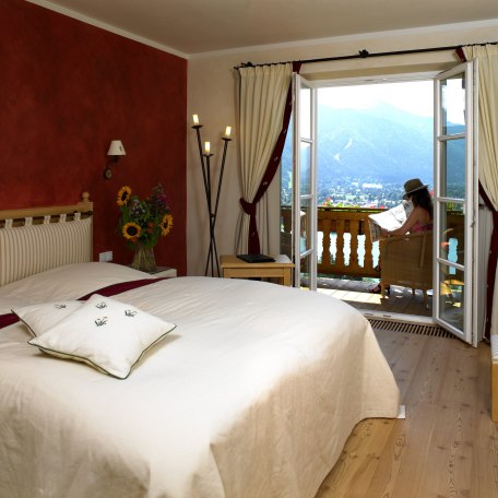 leeberghof-doppelzimmer_edelweiss_mit_seeblick_und_balkon leeberghof-doppelzimmer_edelweiss_mit_seeblick_und_balkon