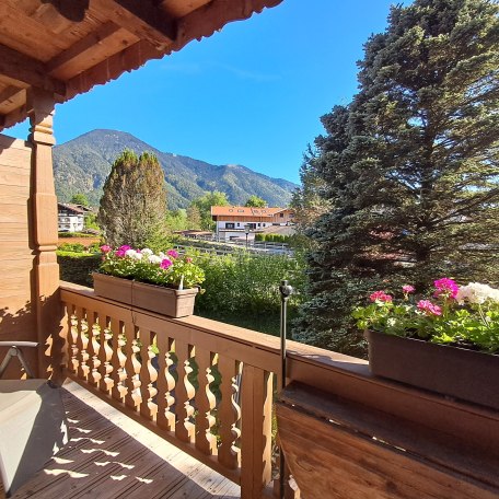 Balkon mit Blick zum Wallberg, &copy; im-web.de/ Regionalentwicklung Oberland Kommunalunternehmen