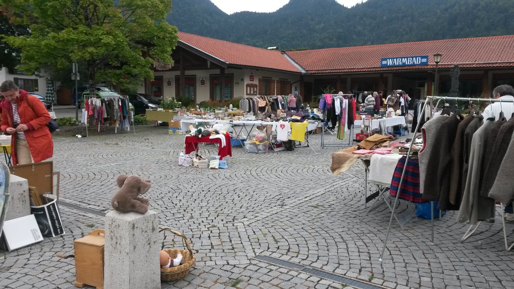 Flohmarkt Kreuth am Dorfplatz, &copy; Renate Luther