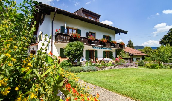 unsere sonnige Südseite, © Ferienwohnungen Mayr Bad Wiessee