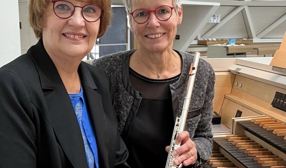 Seite 33 unten Eigler Elisabeth (links) und Daebel Gisela (rechts)